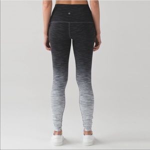 Lululemon black grey ombré wunder under 8